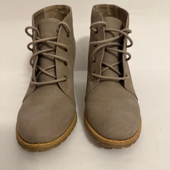 Restricted Taupe Lace-Up Ankle Booties Block Heel Women's Size 6 - Picture 2 of 9